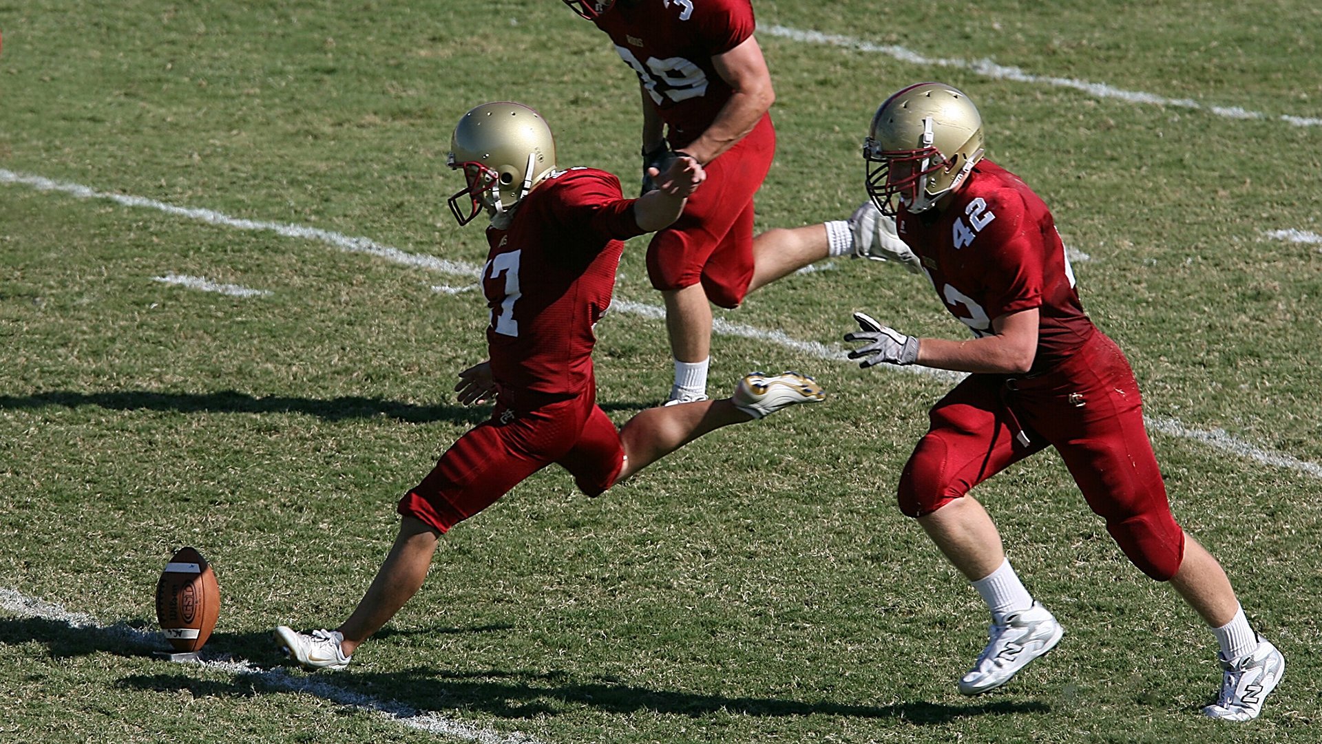 体育新闻中心赛季观察专栏，体育赛事新闻报道